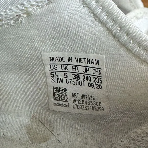 Big Kids Adidas NMD_R1 V2‎ White Overbranded Athletic Sneakers Shoes Size 5.5 Y