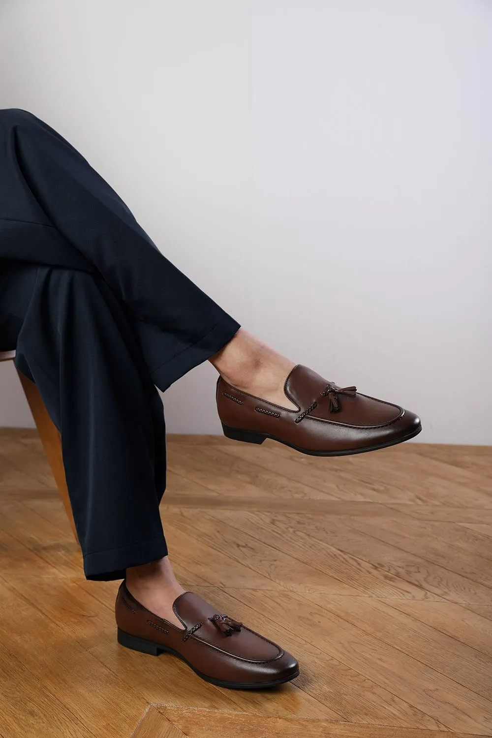 BRADLEY SLIP ON BRAIDED LOAFERS IN BROWN