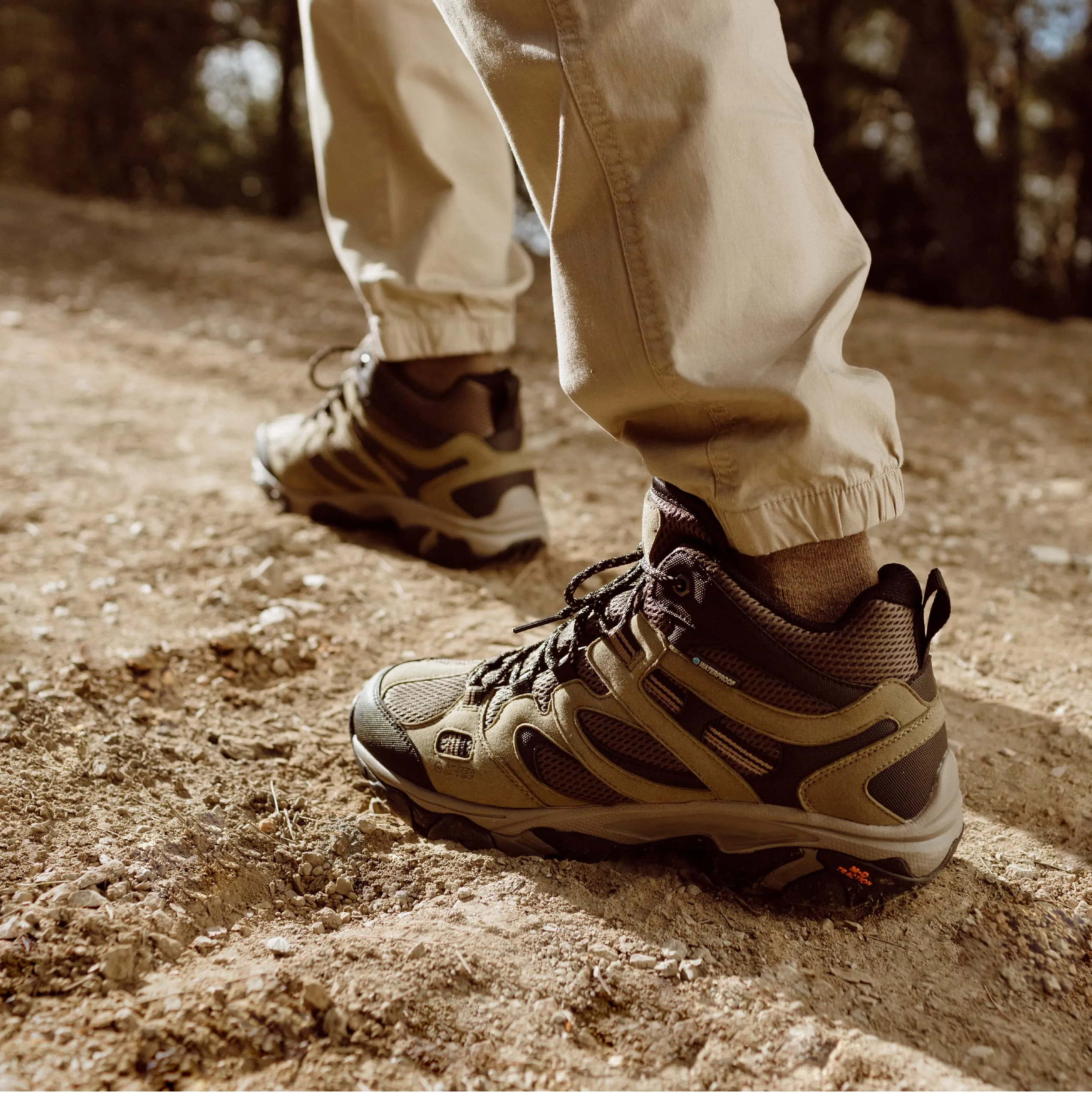 HI-TEC Ravus WP Mid Waterproof Hiking Boots for Men, Lightweight Breathable Outdoor Trekking Shoes - Dark Grey, 8.5 Medium