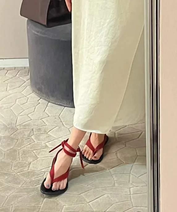 Holiday Style White Faux Leather Chic Splicing Thong Sandals GEM563