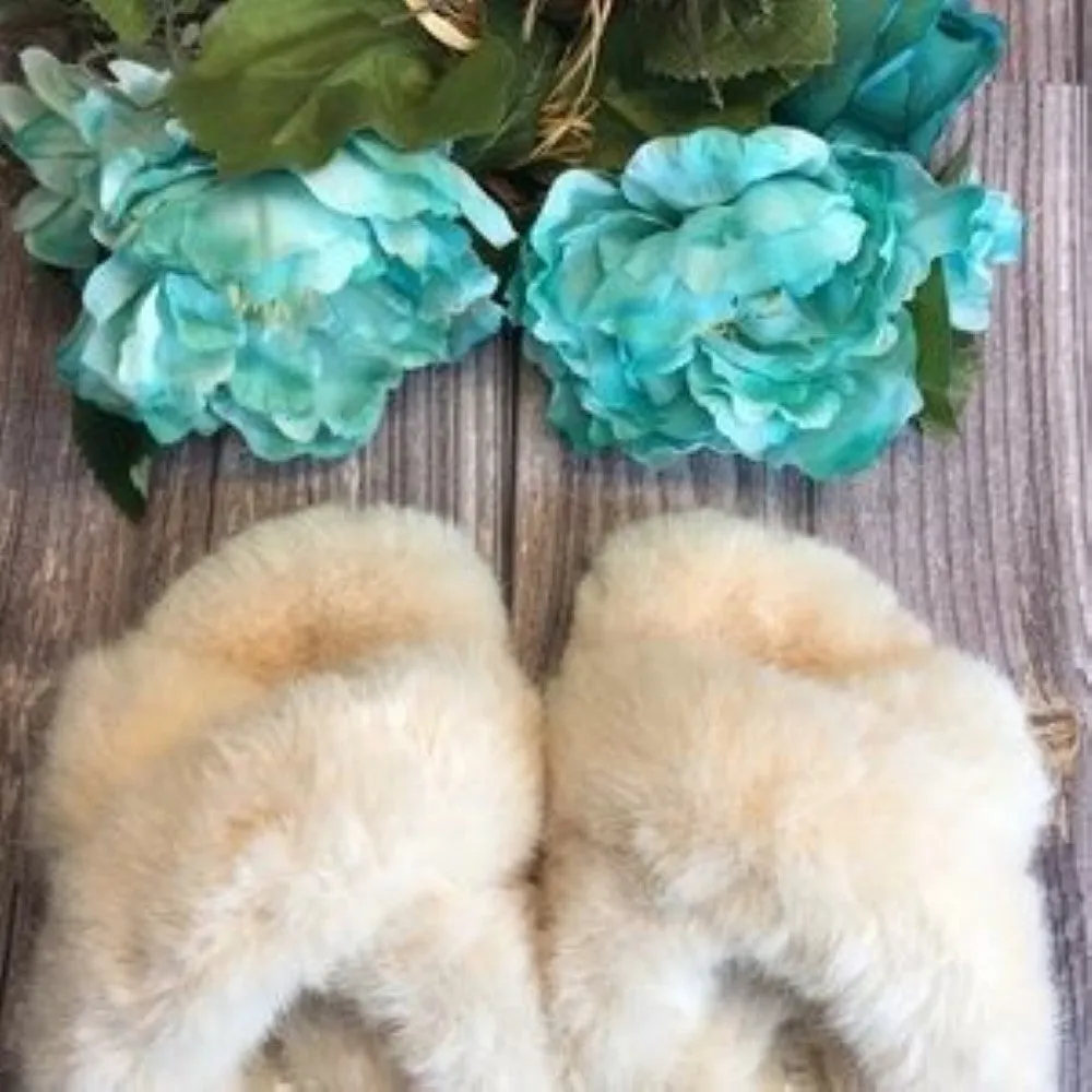 J/SLIDES CHARLI OFF WHITE FAUX FUR SLIDE SANDALS 6M