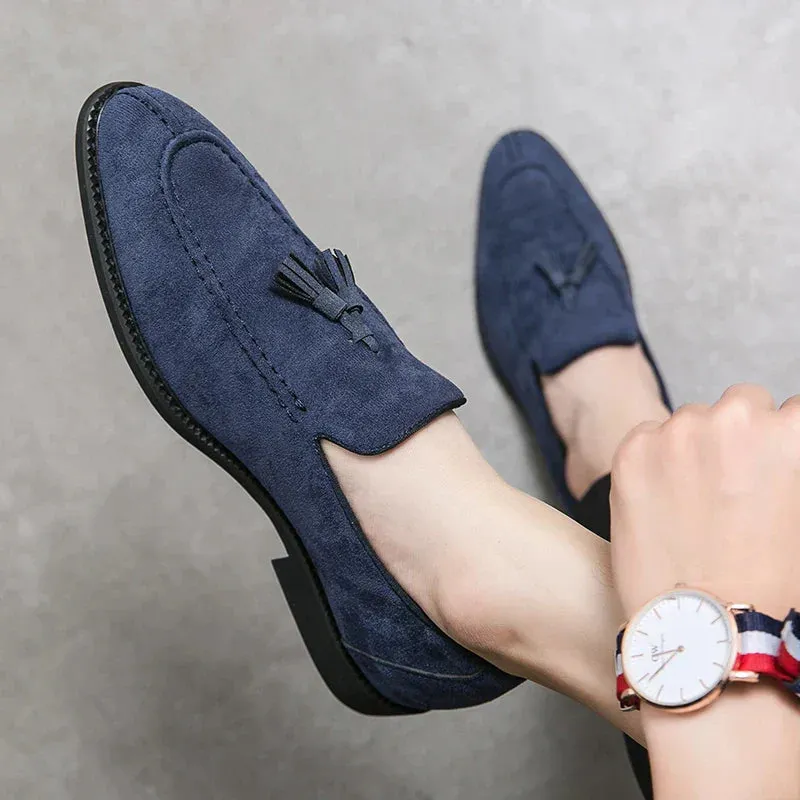 Men's casual slip-on shoes with contrast stitching