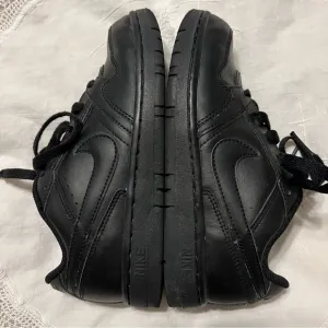 Nike All Black Sneakers 394657-001 Kids Youth Size 2 Lace Up Low Top Unisex
