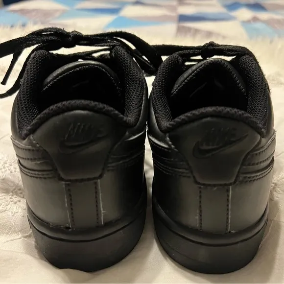 Nike All Black Sneakers 394657-001 Kids Youth Size 2 Lace Up Low Top Unisex