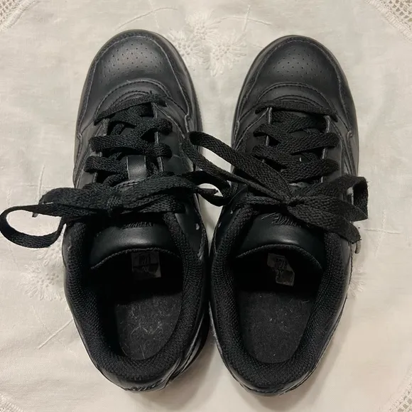 Nike All Black Sneakers 394657-001 Kids Youth Size 2 Lace Up Low Top Unisex