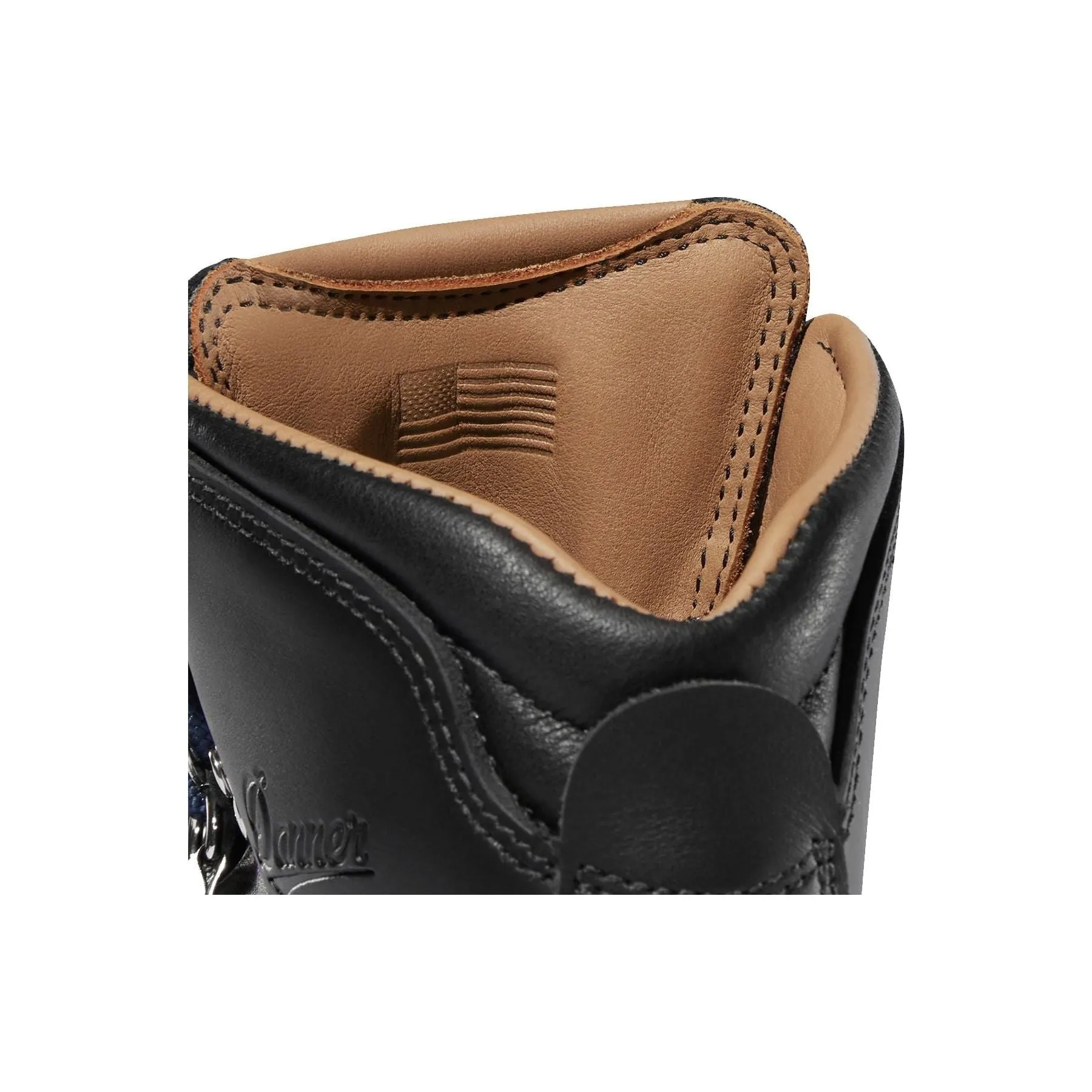 W Mountain Pass The Alpine, Black